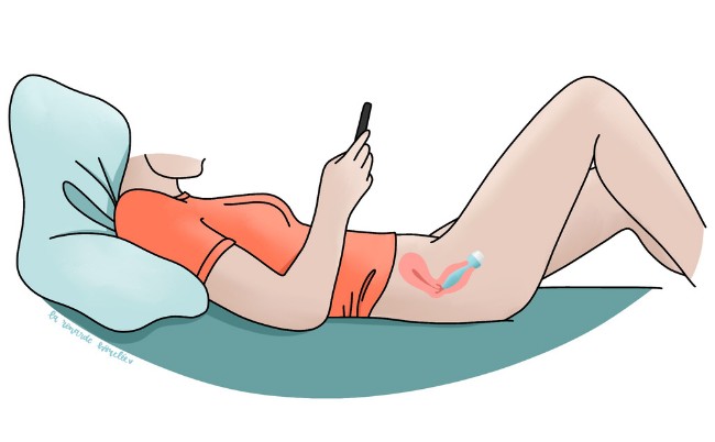 Ilustracion de una mojer haciendo sus ejercicios de kegel con Emy, para acabae con su incontinencia urinaria