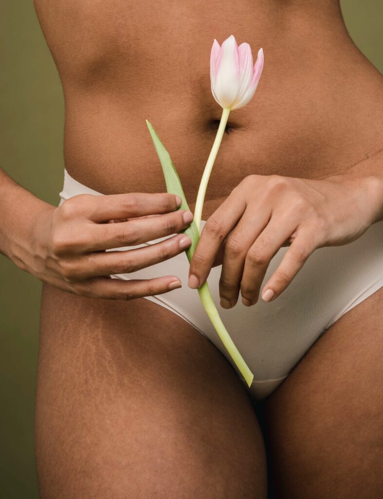 femme qui veut rééduquer son périnée pour soigner sesfuites urinaires
