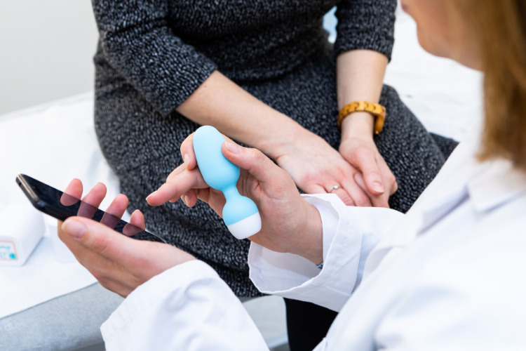 Emy la sonde conectée de biofeedback pour la rééducation du périnée à domicile